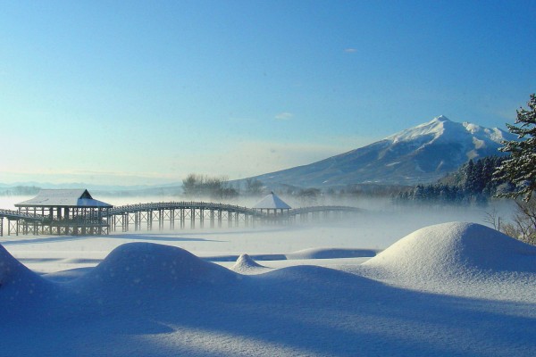 츠가루 후지미호의 겨울